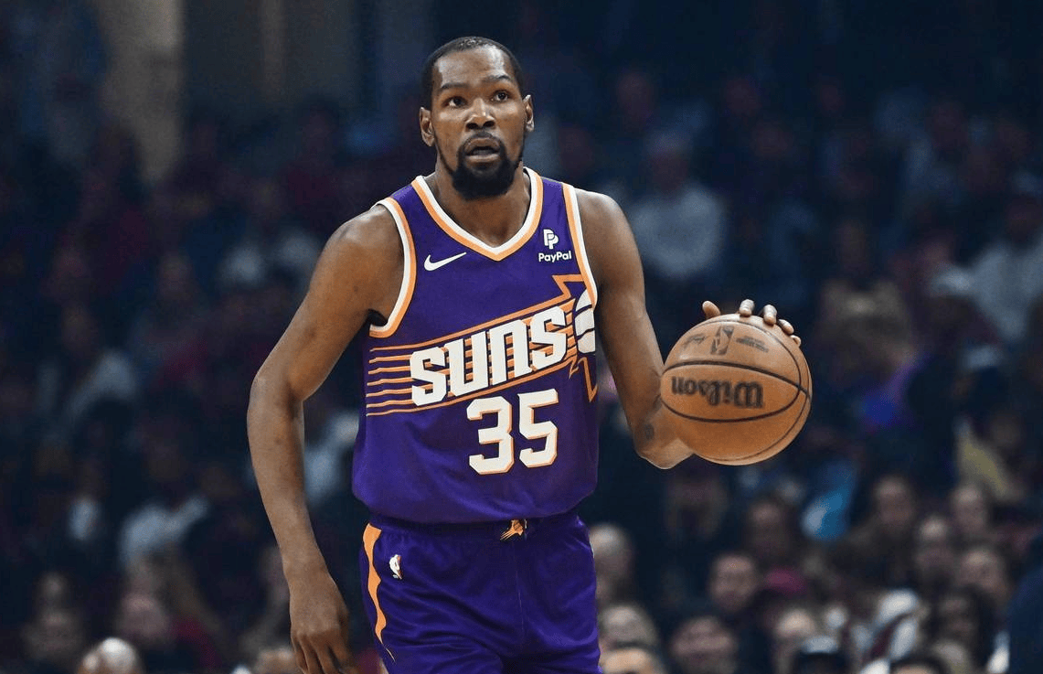 九游体育-字母哥焦点对战,杜兰特与70激战皇家马德里分钟,刷新纪录胜负难料!再创辉煌时刻(字母哥vs奥尼尔)