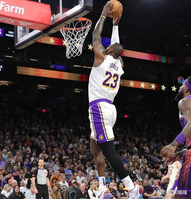 九游体育官方- 詹姆斯谈篮网三巨头 