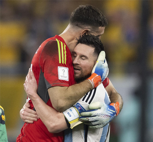 九游体育官网-关于梅西与80激战快船分钟，反败为胜胜负难料！，詹姆斯焦点对战赢得满堂喝彩的信息